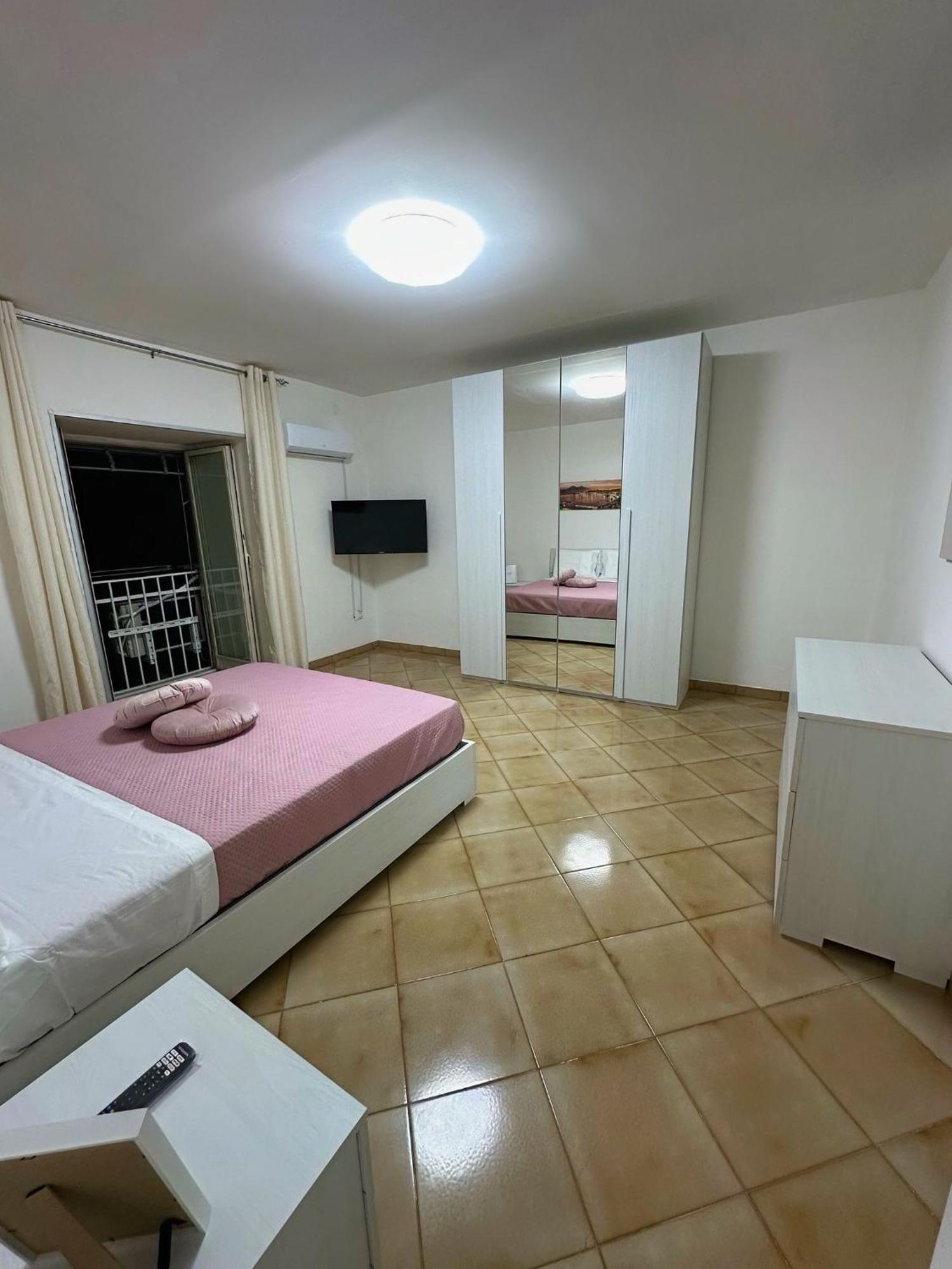 Sasha House * Naples
